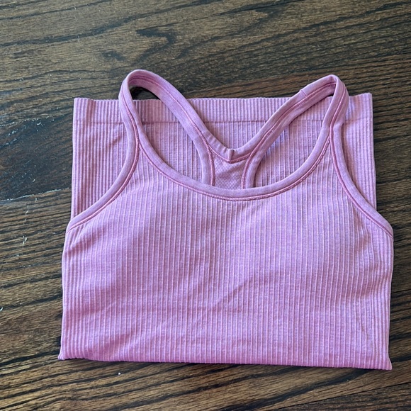 Lululemon tank top with build in bra size 2 - Picture 4 of 5